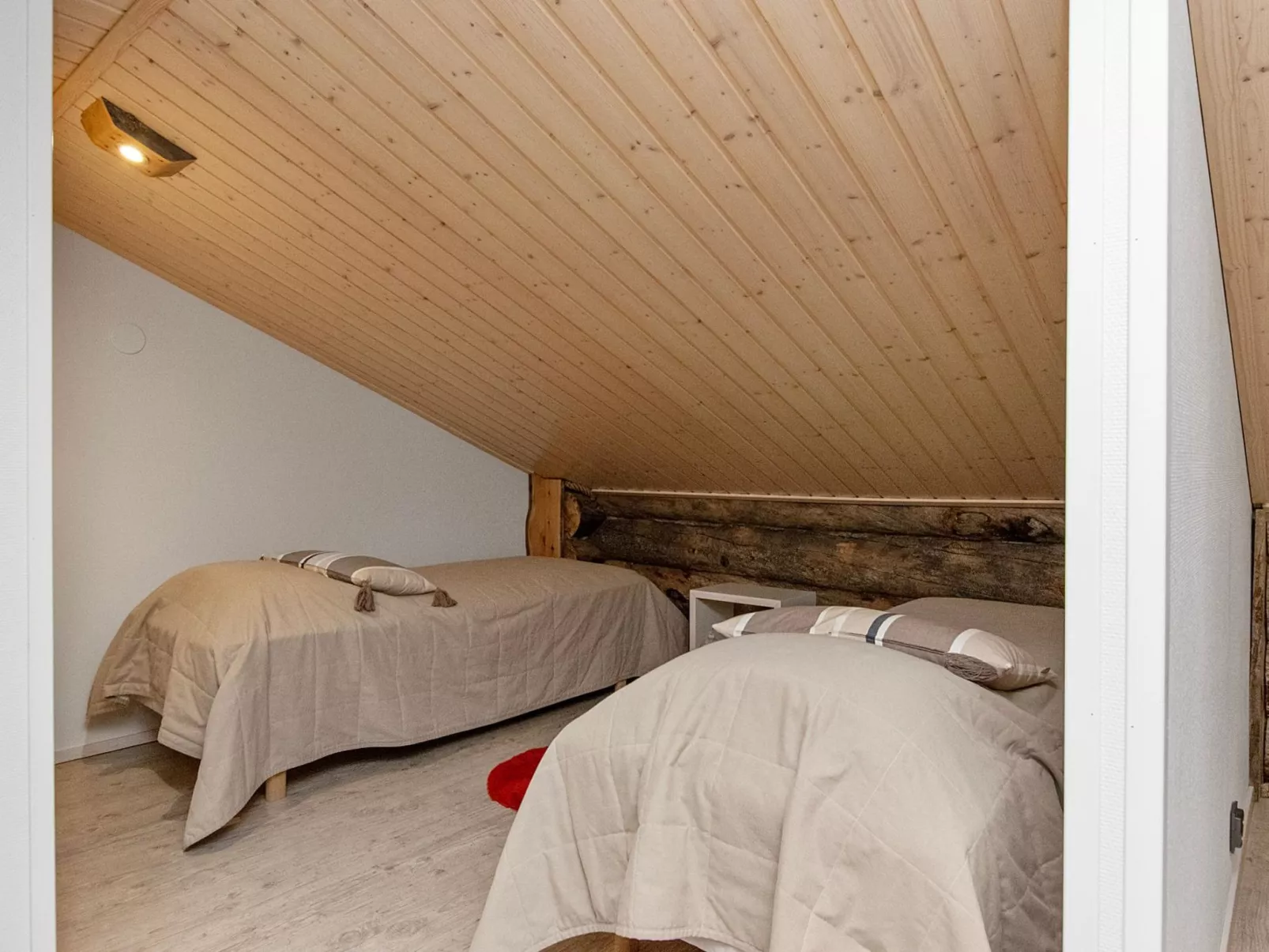 Nilikuru c 6-Drinnen