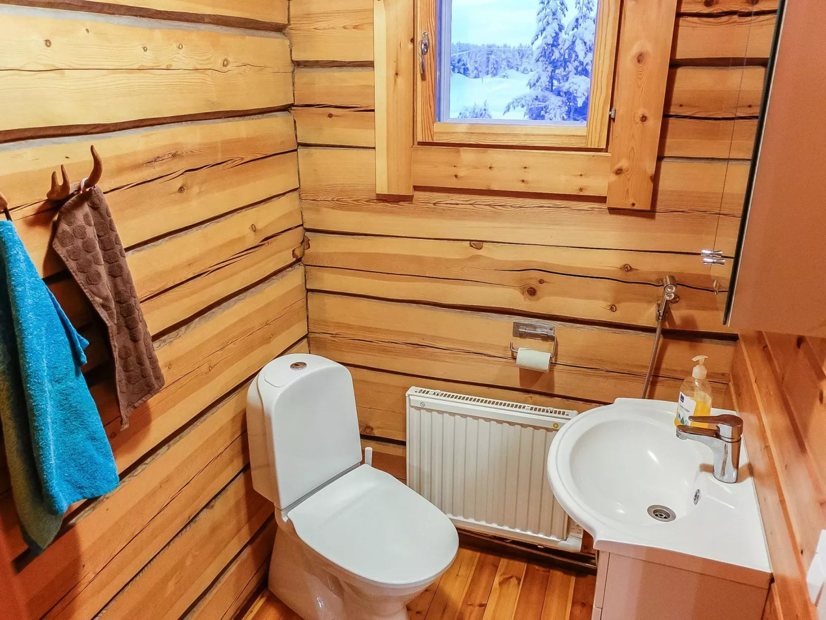 Ylikyrön mökki-Inside