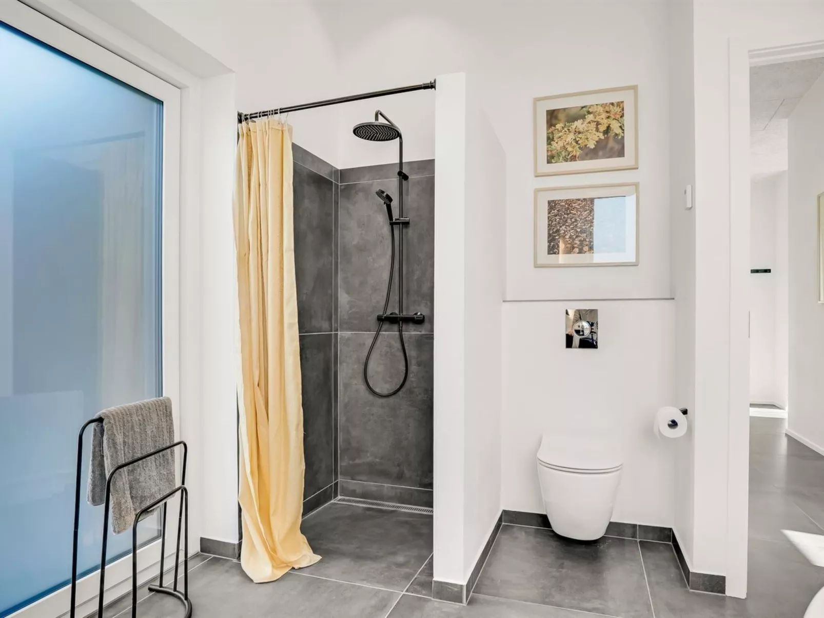 "Ilze" -  from the sea-Drinnen