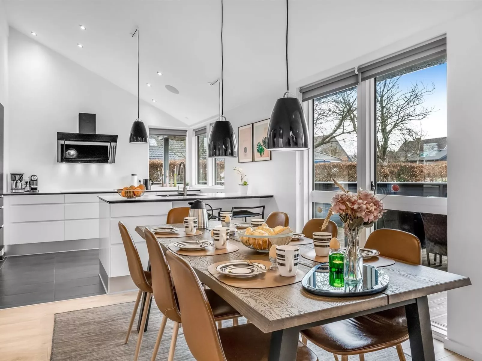 "Carlie" - 250m to the fjord-Inside