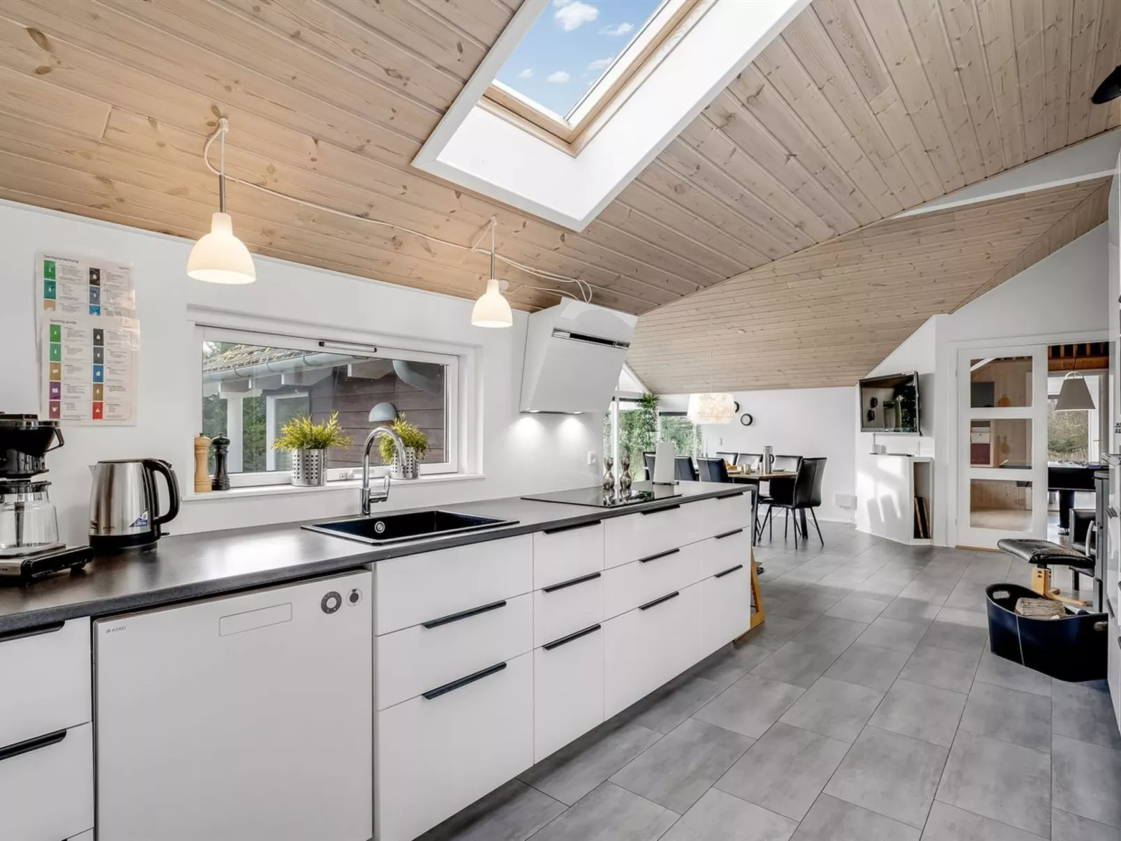 "Srebrenka" - 900m from the sea-Inside