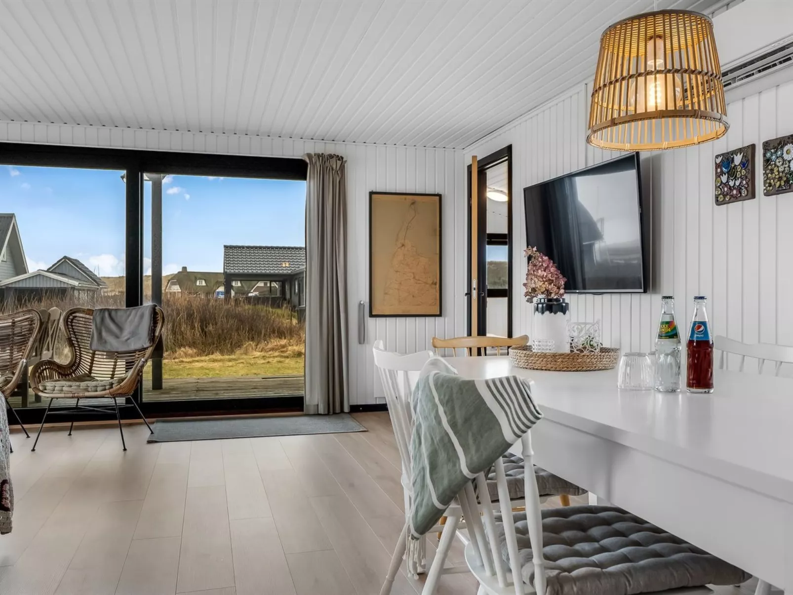 "Waghn" - 250m from the sea-Inside