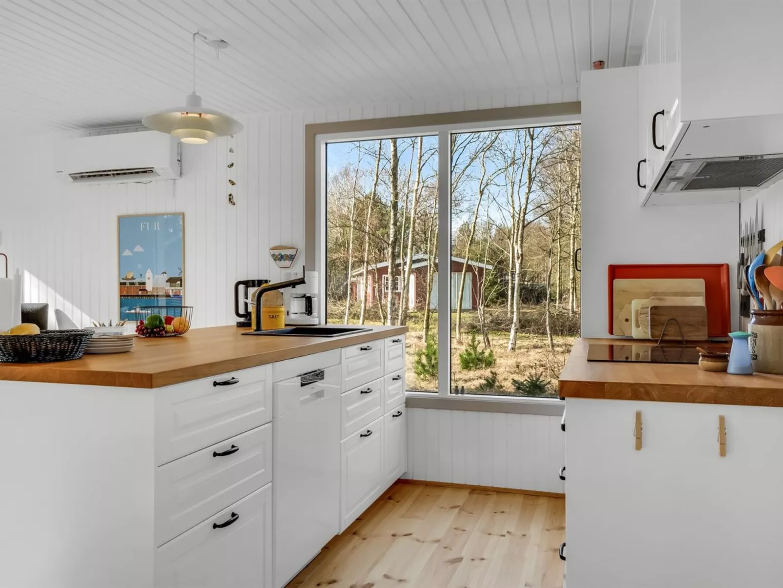 "Elisabete" - 200m to the fjord-Inside