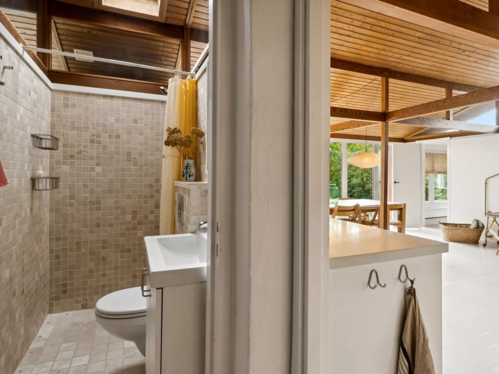 "Lauri" - 2.3km from the sea-Inside