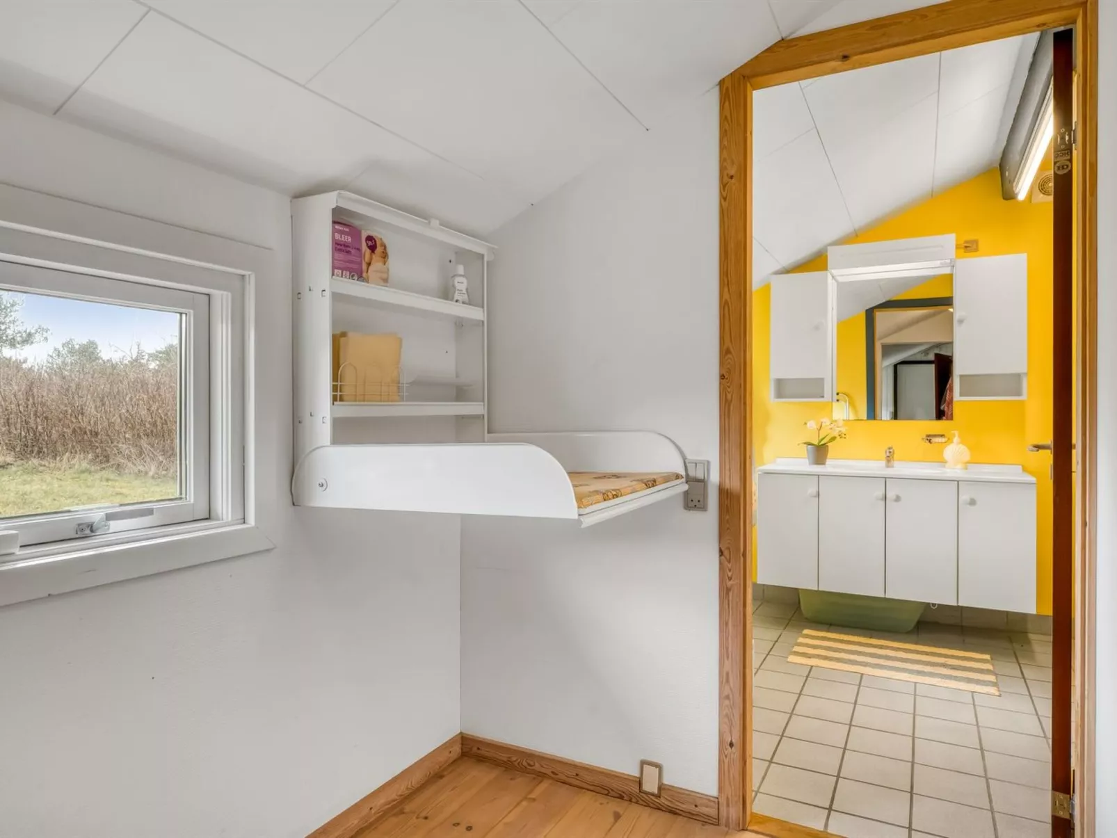 "Hælf" - 600m from the sea-Inside