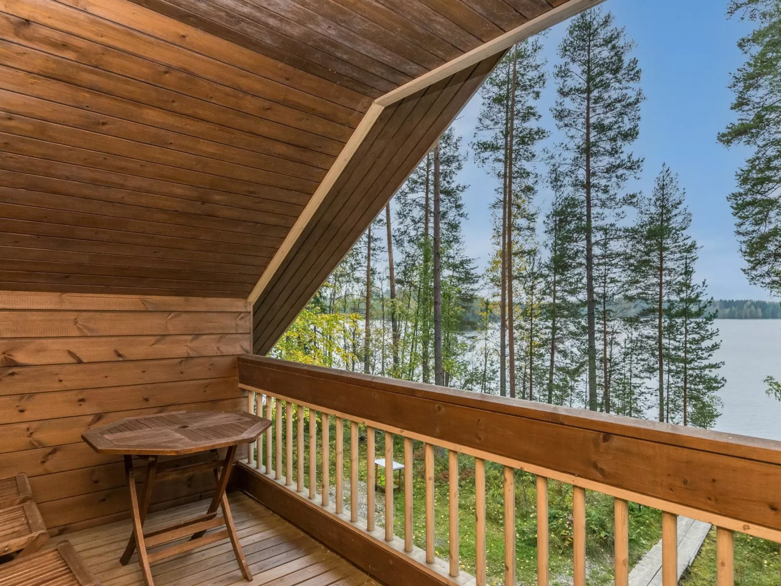 Metsola / huilinpaikka-Dedans