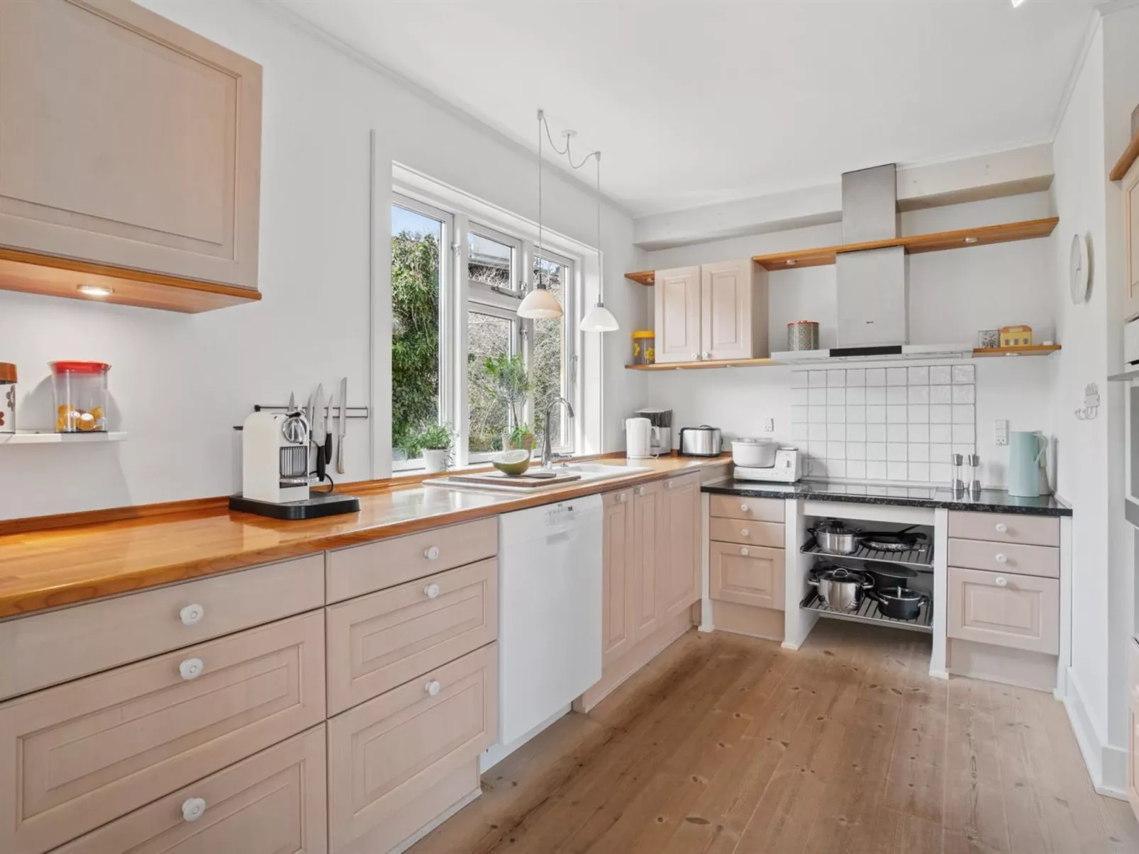 "Taja" - 170m from the sea-Drinnen