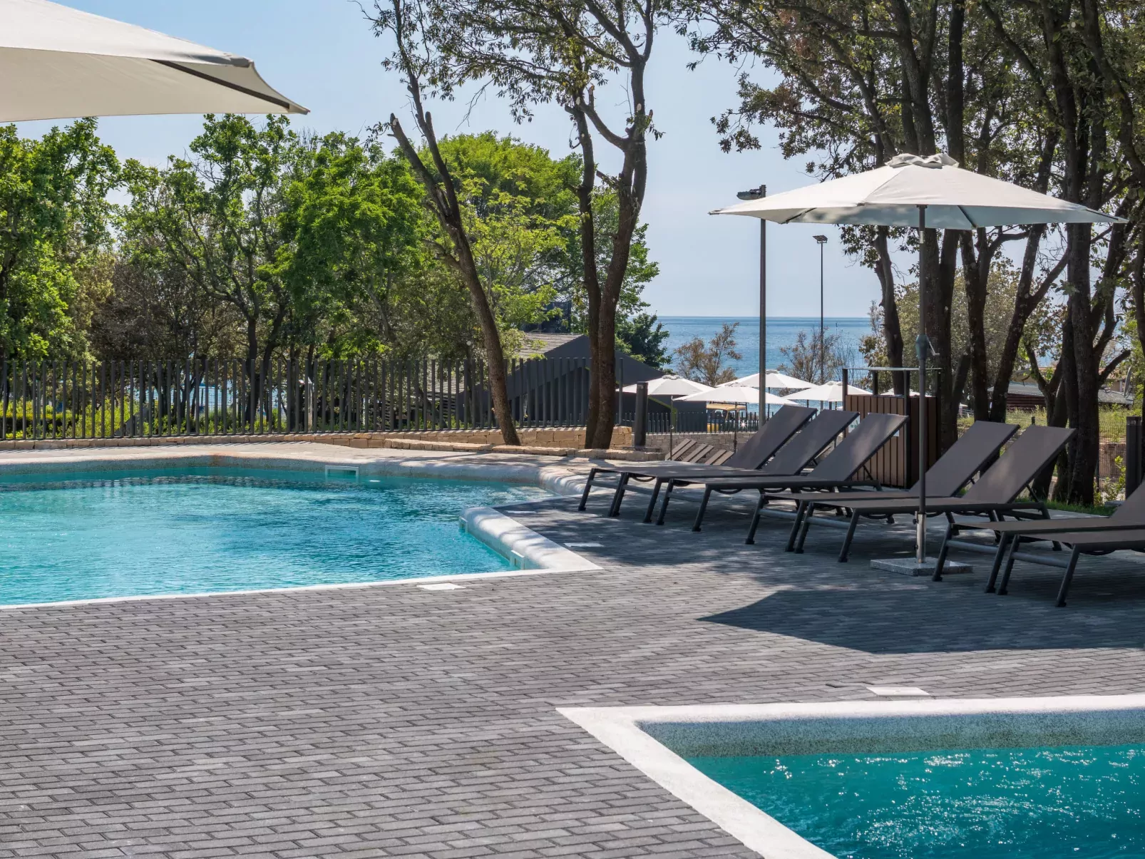 Luxury Beachside Villa Porto Bus-Outside