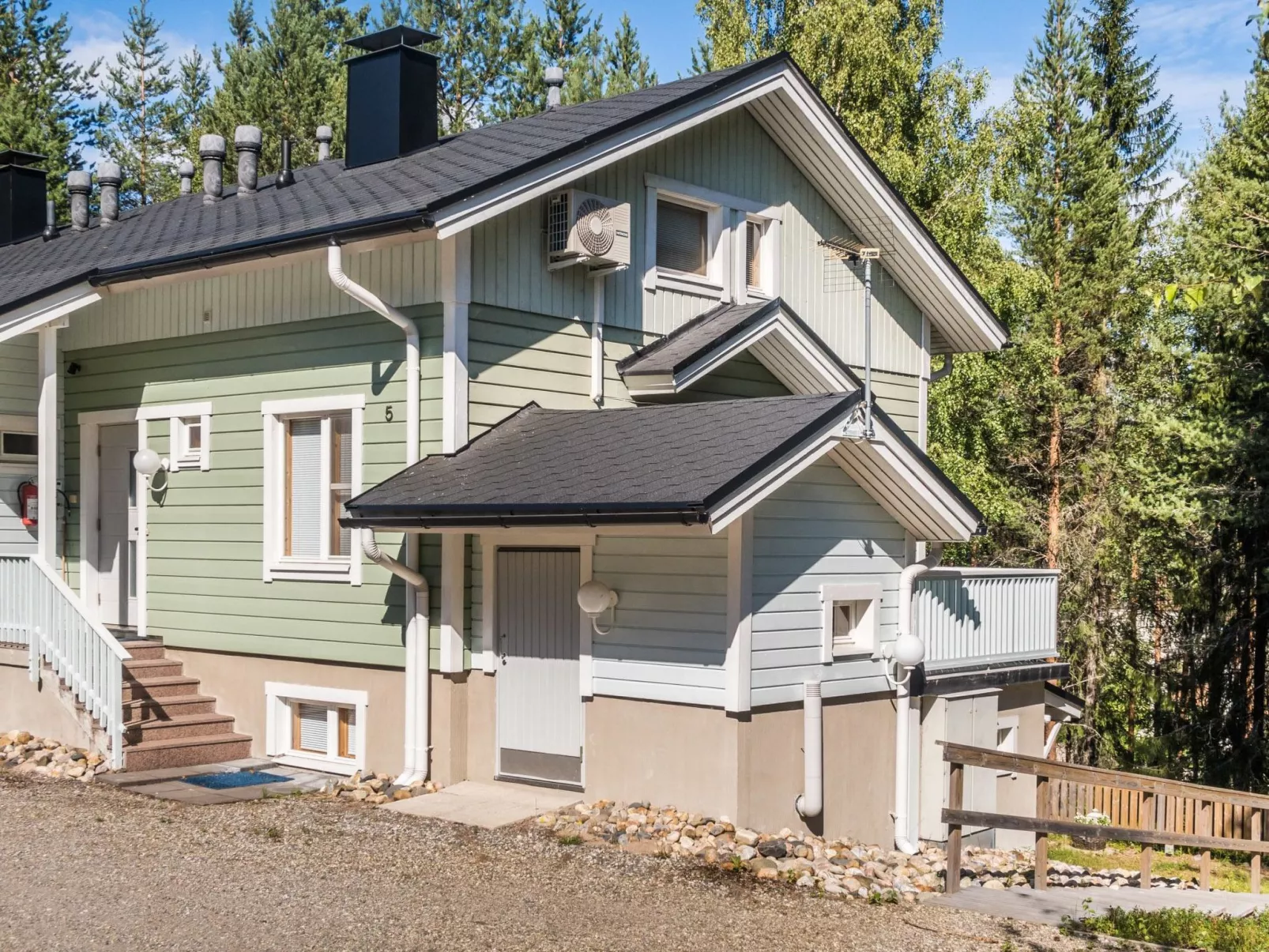 Latukatti 5 c-Drinnen