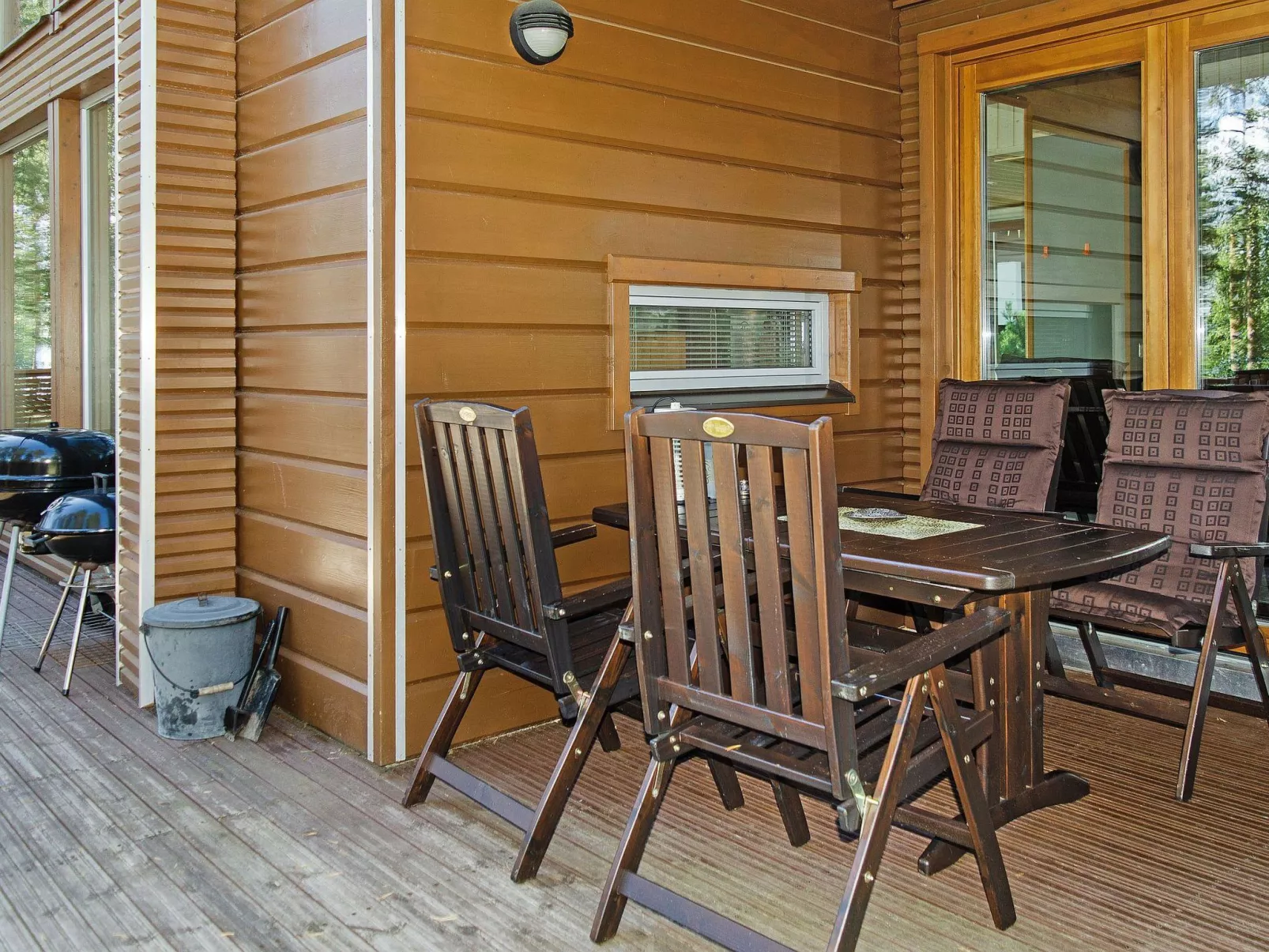 Pielislinna/loma-koli-Dedans