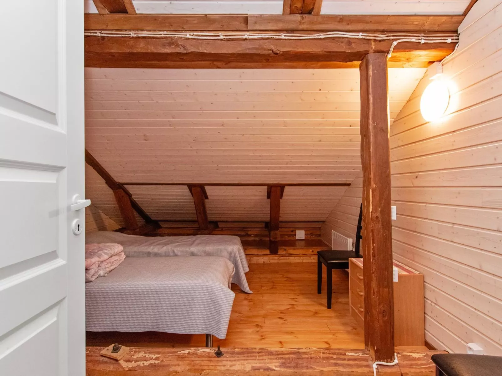 Kaislajärven huvila-Drinnen