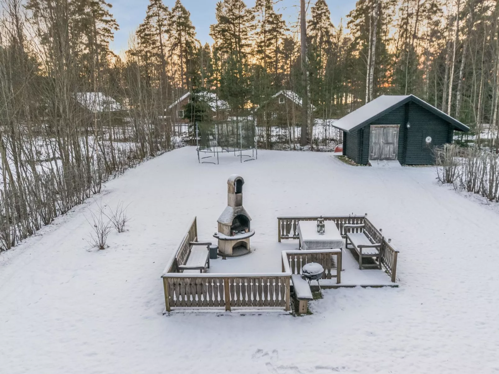 Kaivoskartano-Drinnen