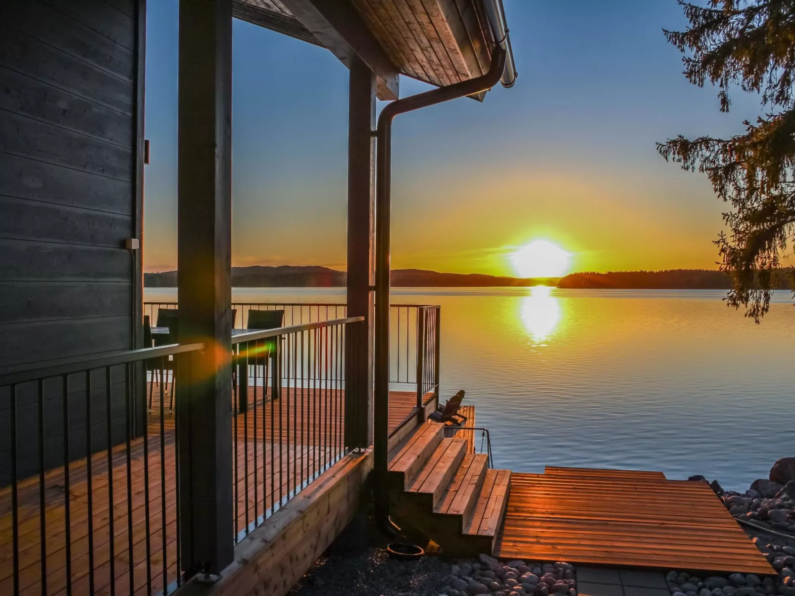 Lakeside villa-Dedans