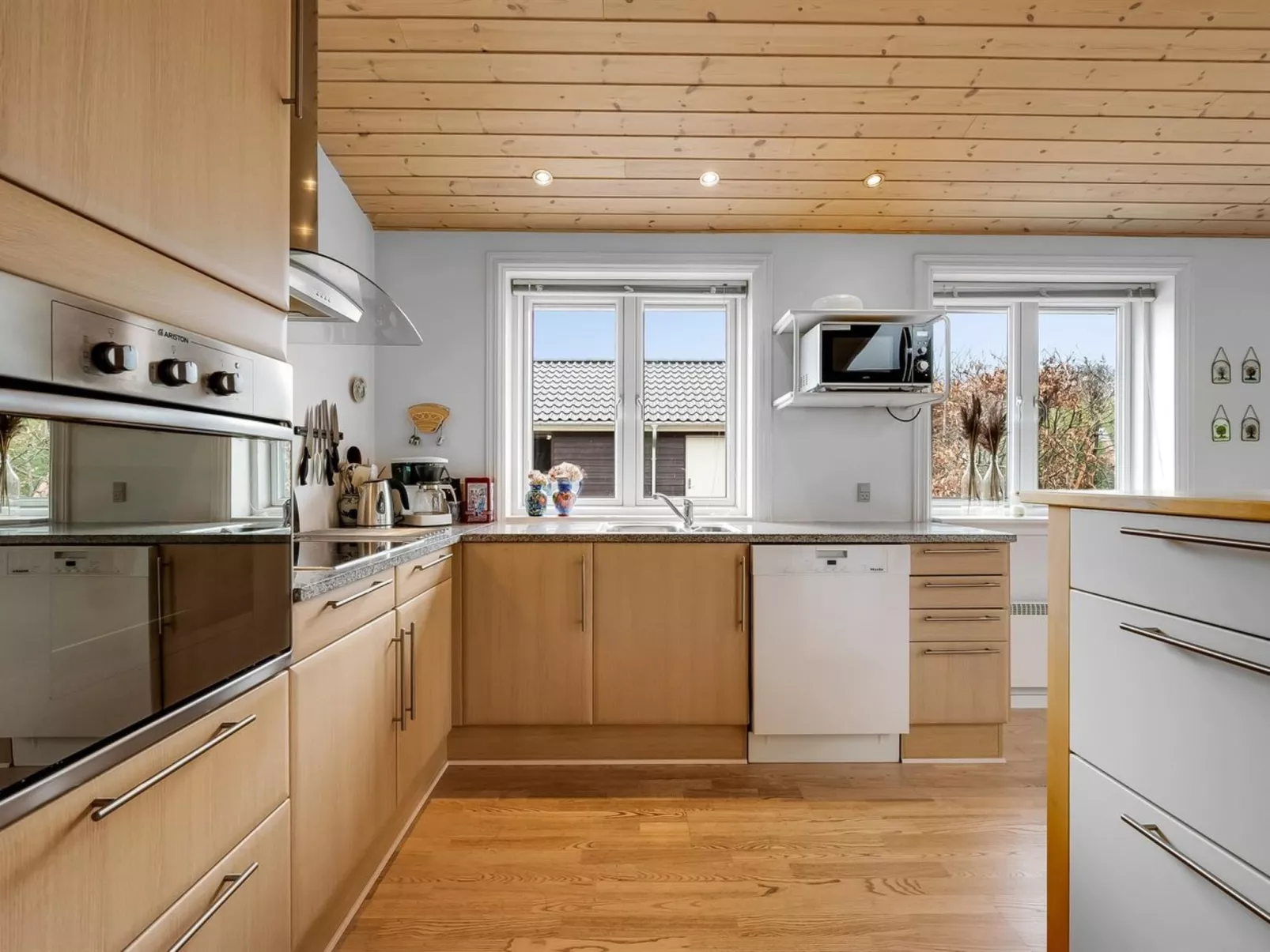 "Gertrud" - 950m to the fjord-Drinnen