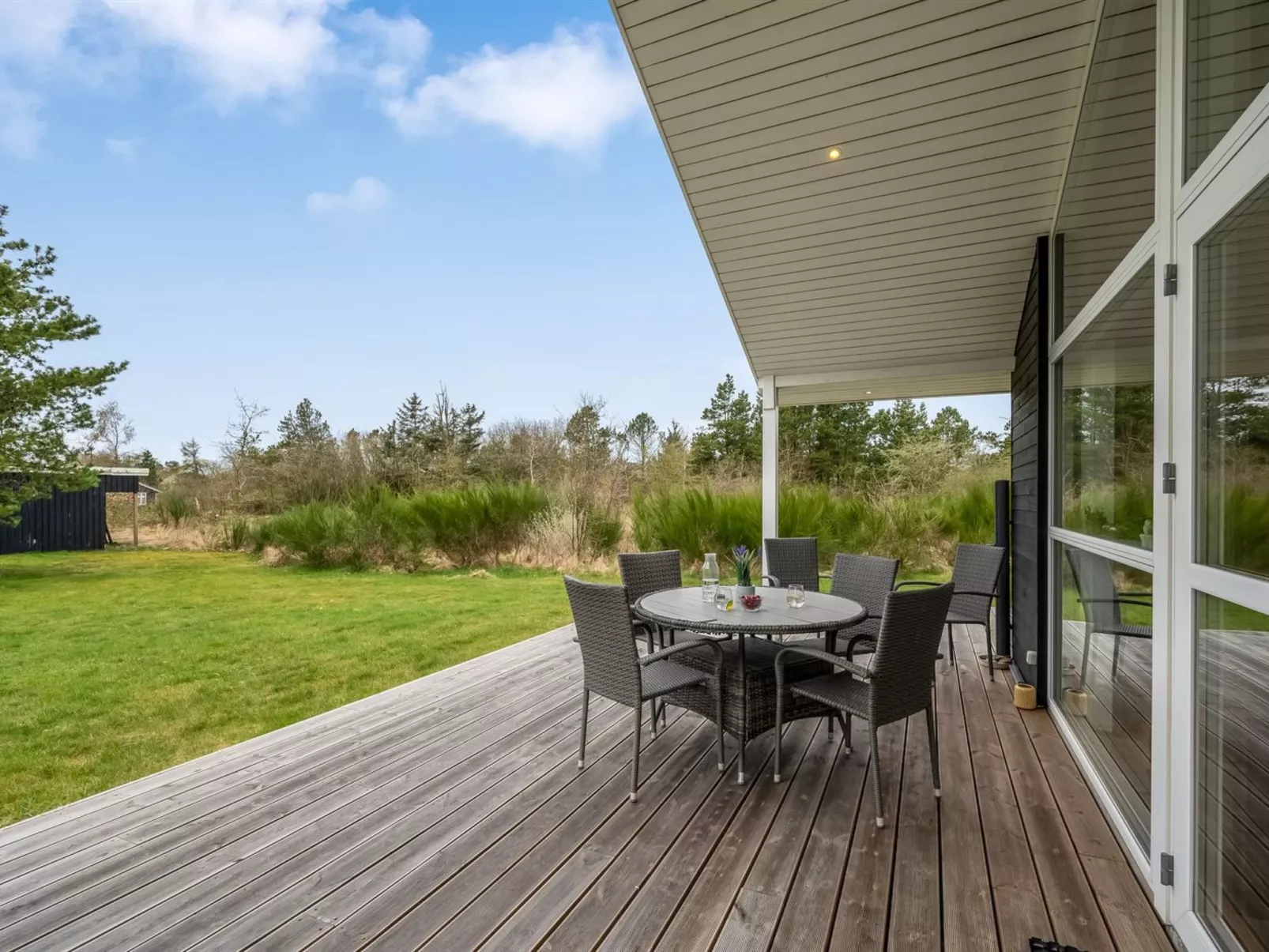 "Teija" - 600m to the fjord-Outside