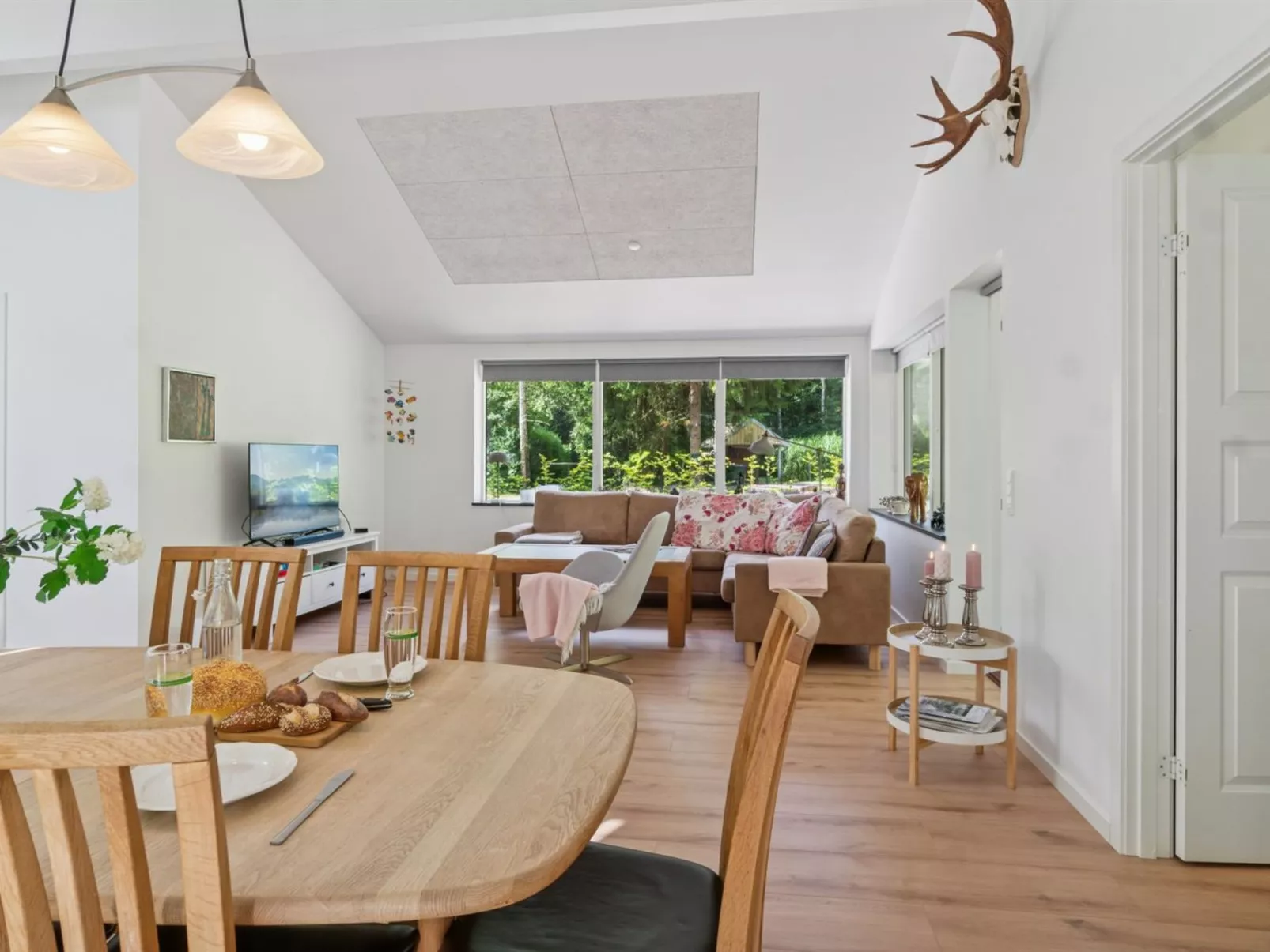 "Hotherus" -  from the sea-Drinnen