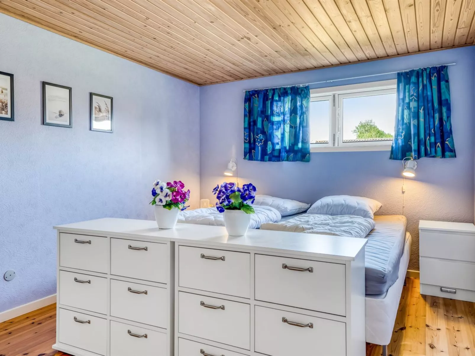 "Rathi" -  from the sea-Drinnen