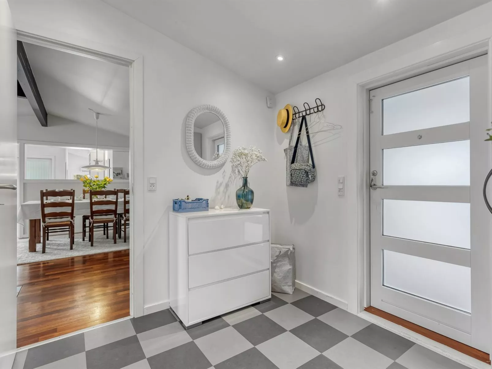 "Etly" - 900m from the sea-Dedans