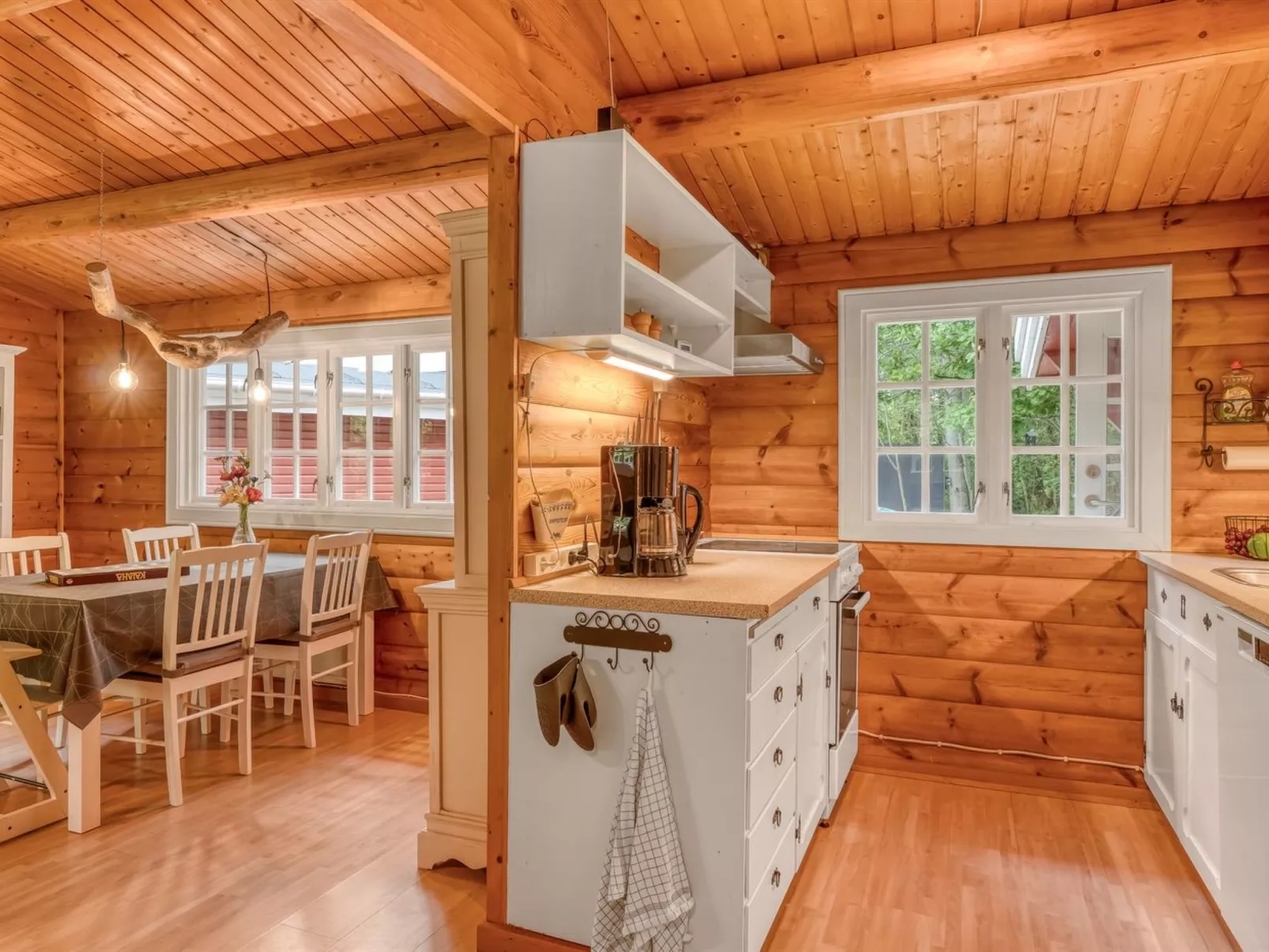 "Thermet" - 1.6km from the sea-Inside