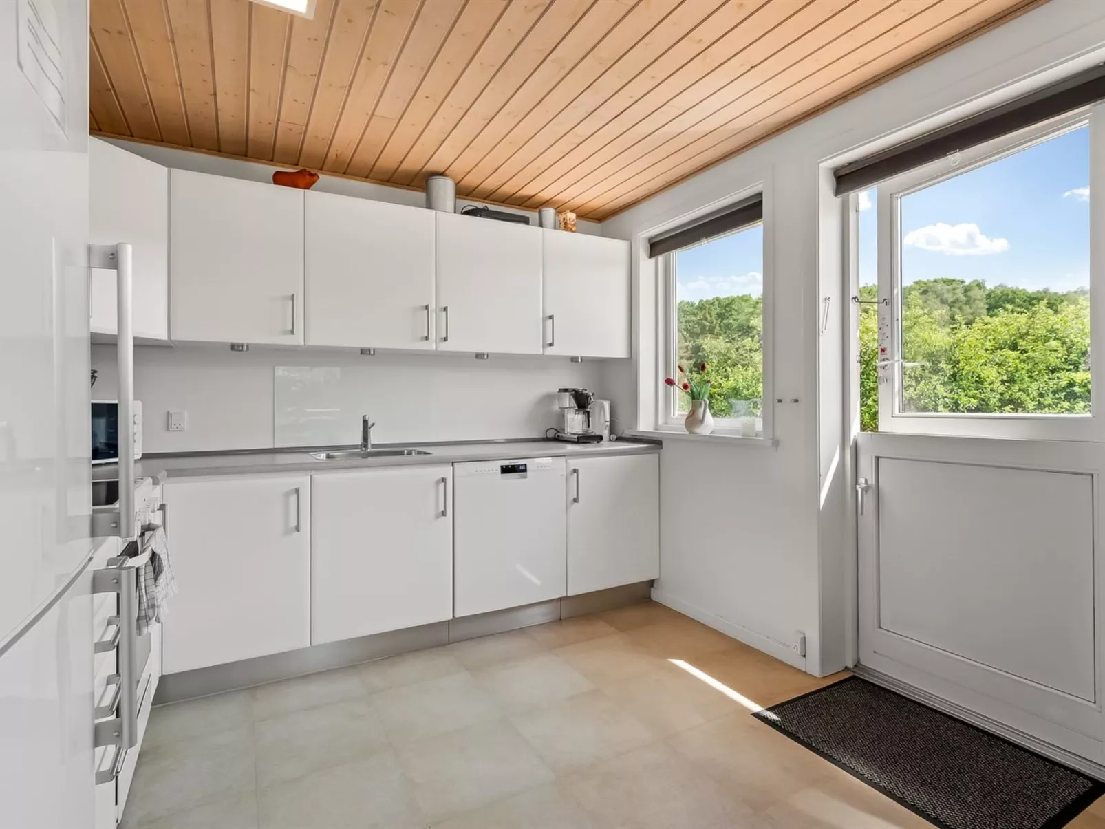 "Hekla" - 150m from the sea-Inside