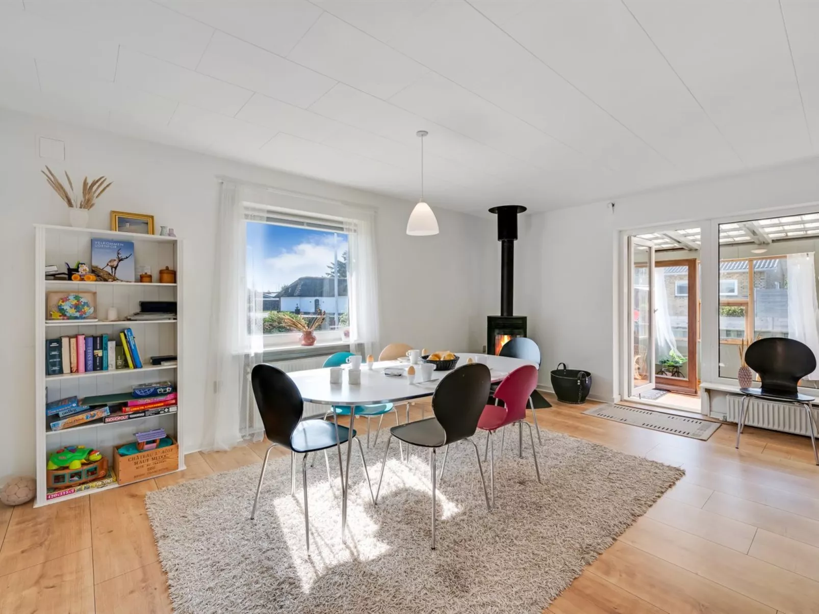 "Svein" - 500m to the fjord-Drinnen