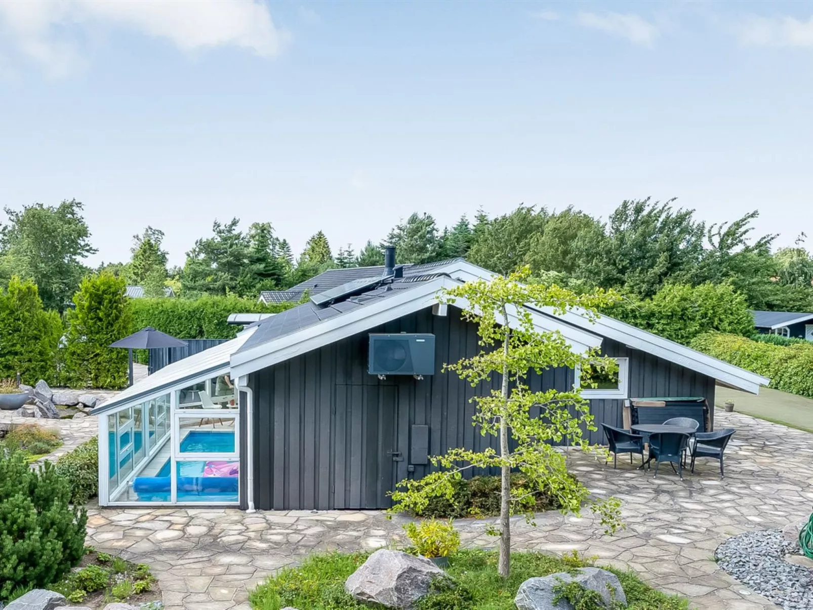 "Ellie" - 700m from the sea-Outside