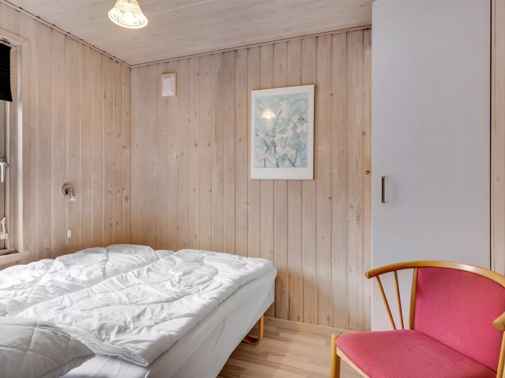 "Iris" - 200m to the fjord-Inside