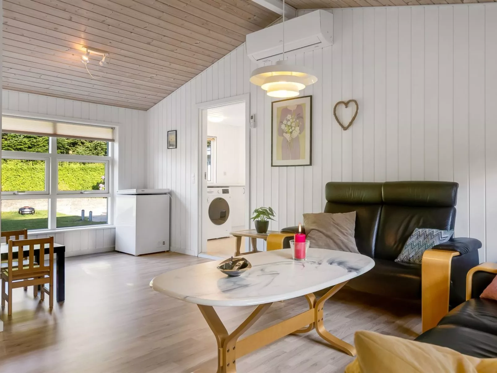 "Dorethea" - 30km from the sea-Dedans