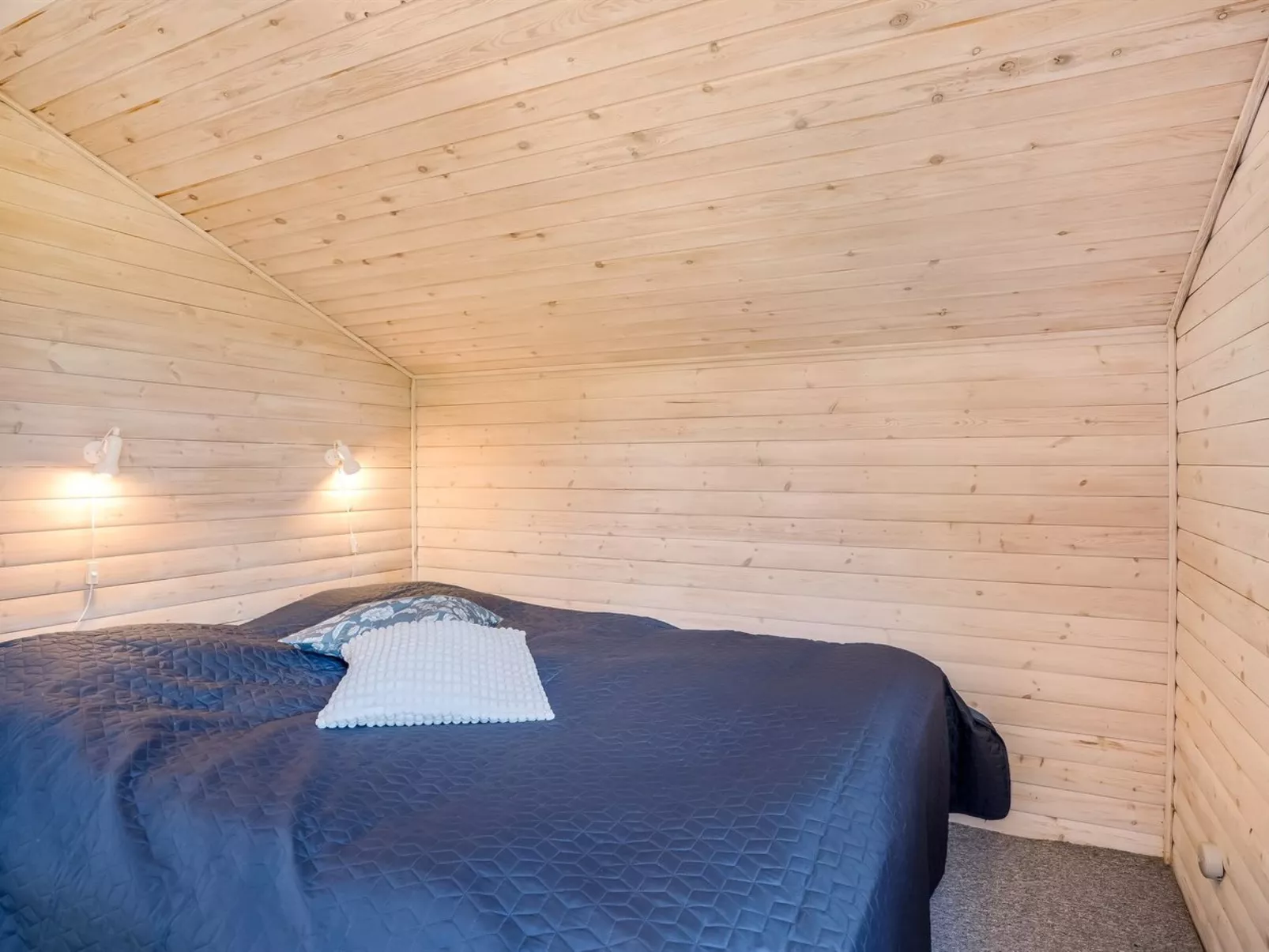 "Laris" - 700m to the fjord-Dedans