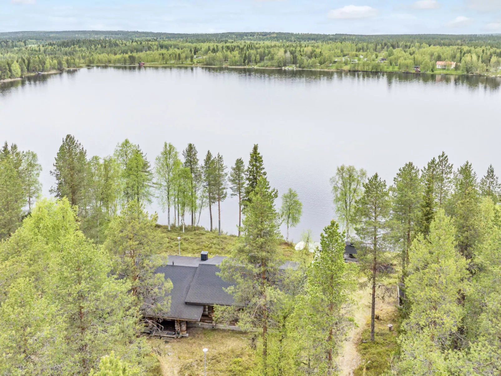 Lumikenttien kutsu-Drinnen