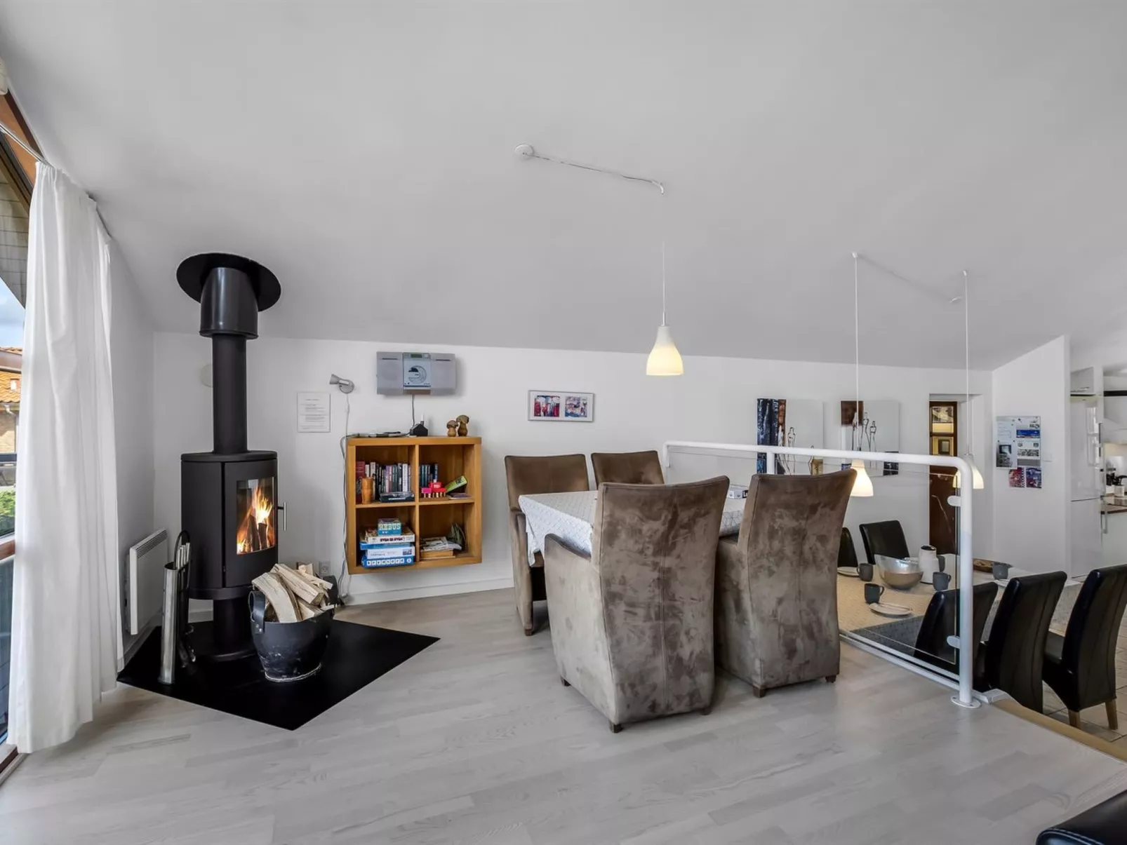 "Rouwen" - 120m from the sea-Drinnen