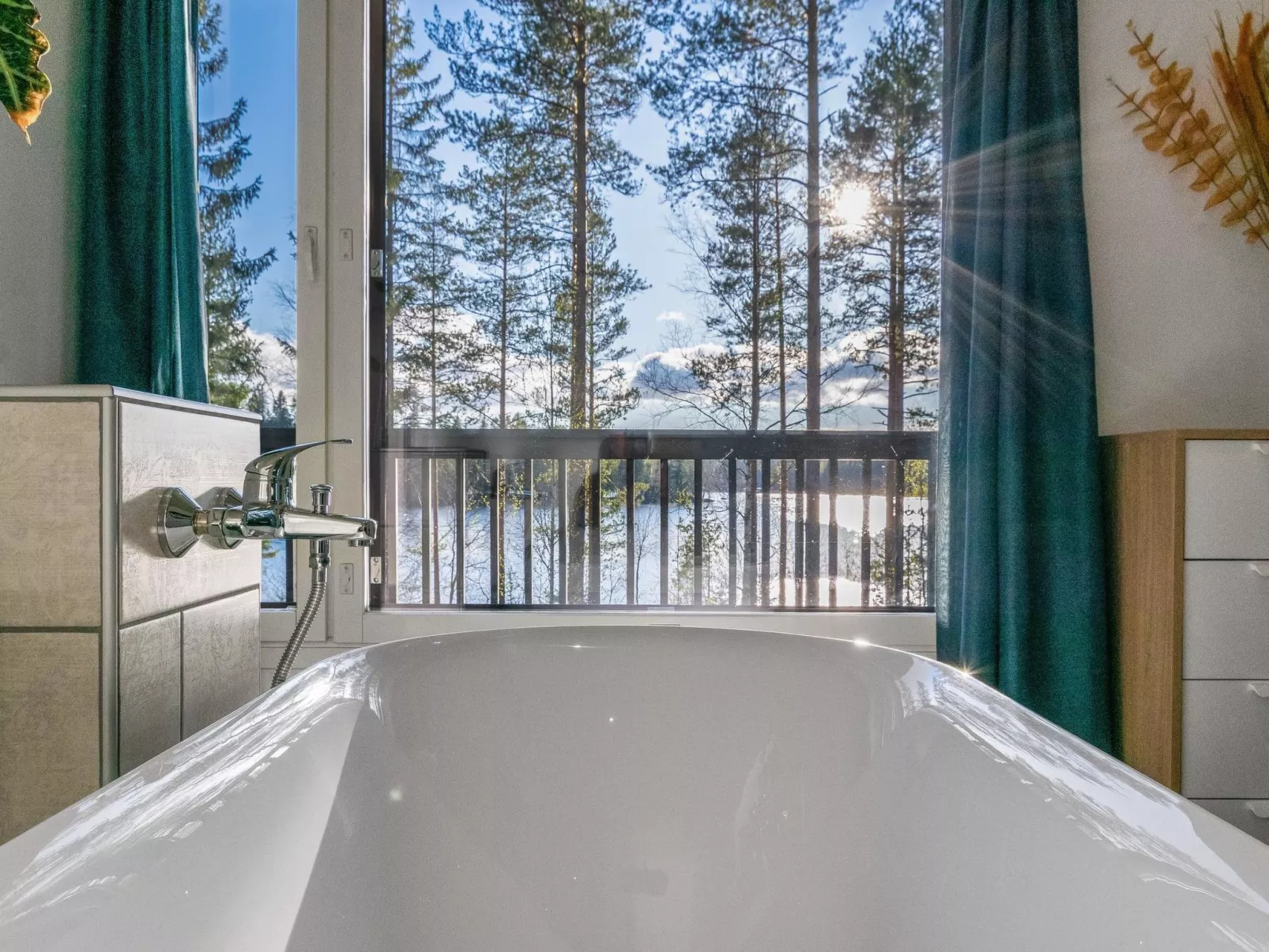 Järven idylli-Inside