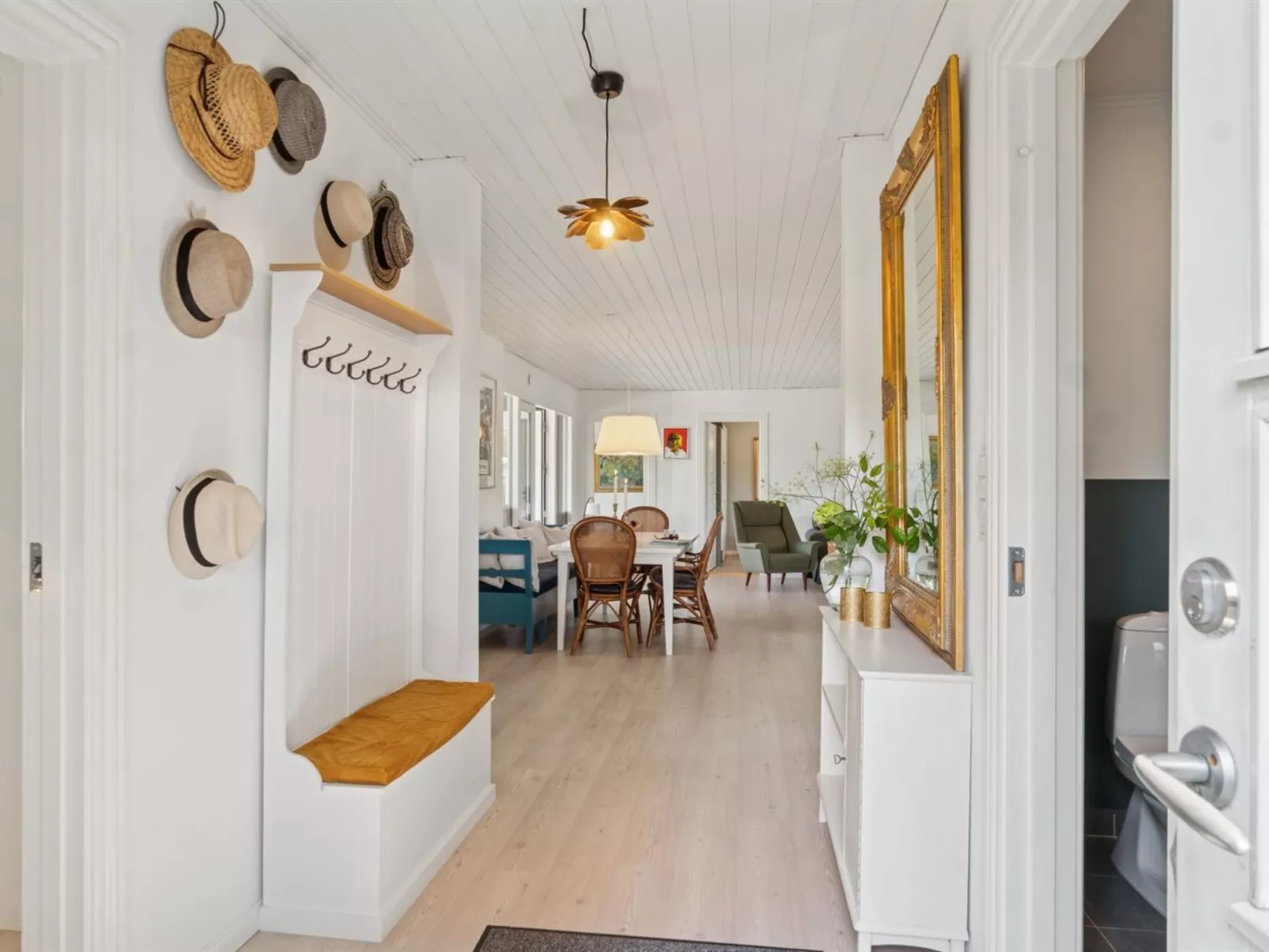 "Botwith" - 125m from the sea-Dedans