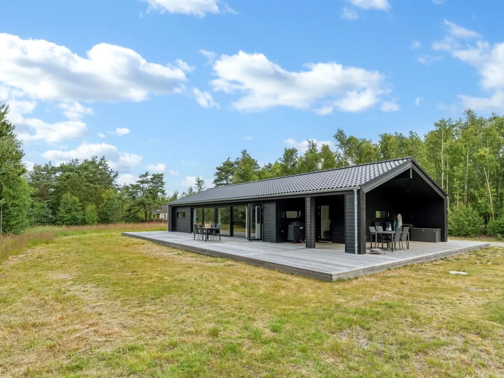 "Sighvat" - 300m from the sea-Draußen