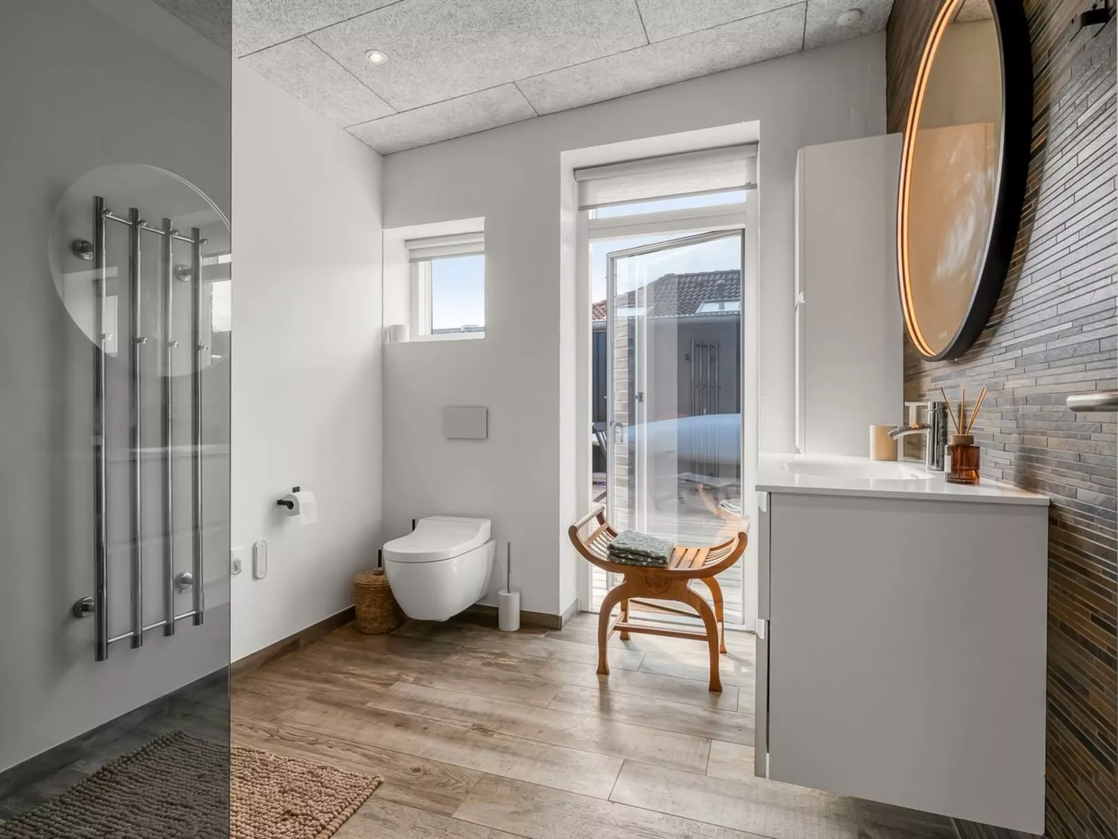 "Bondi" - 75m from the sea-Drinnen