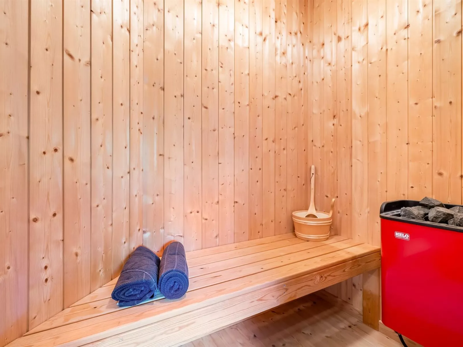 "Mieka" - 500m from the sea-Inside