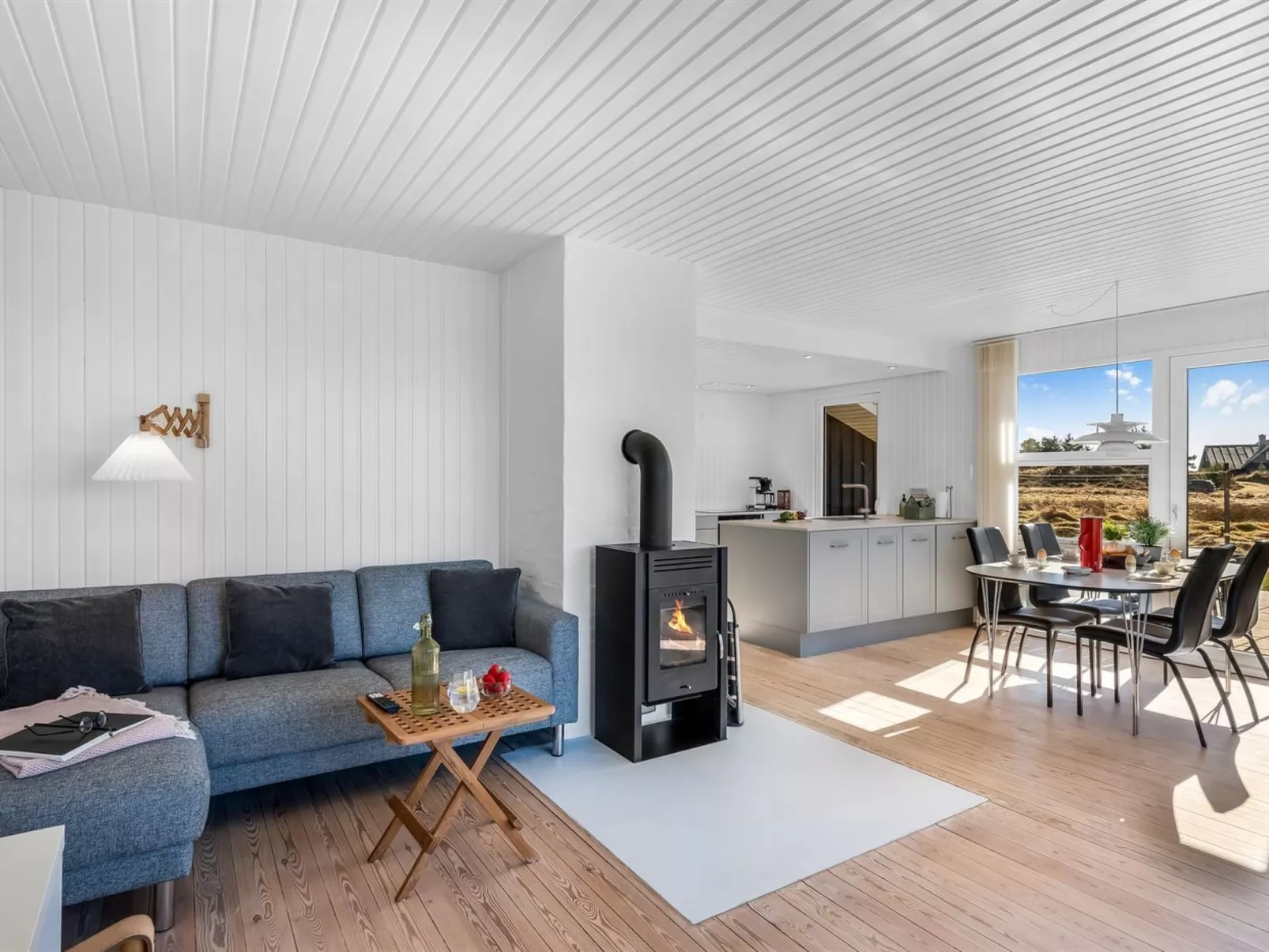 "Sinikka" - 900m from the sea-Drinnen