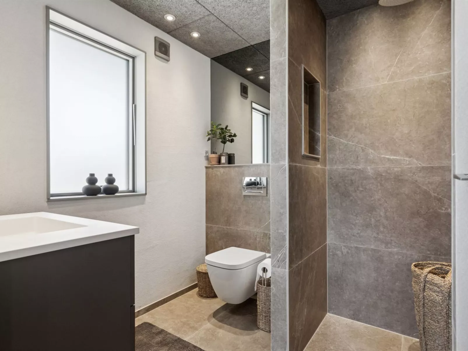 "Elvie" - 150m from the sea-Dedans