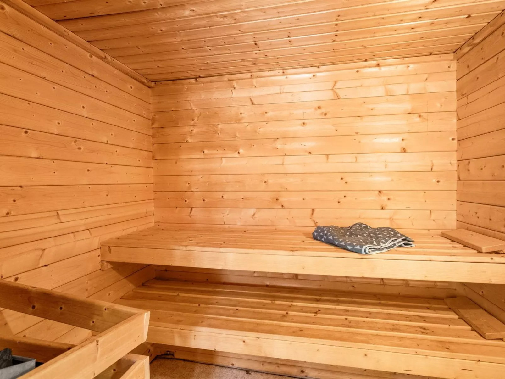 "Yrjö" - 2.5km from the sea-Drinnen