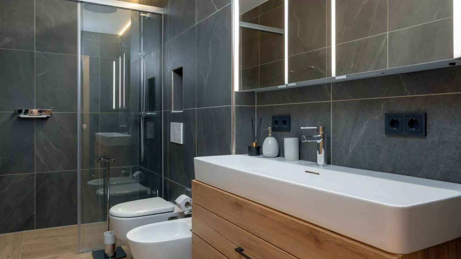 Luxury Central Kirchberg-Badezimmer