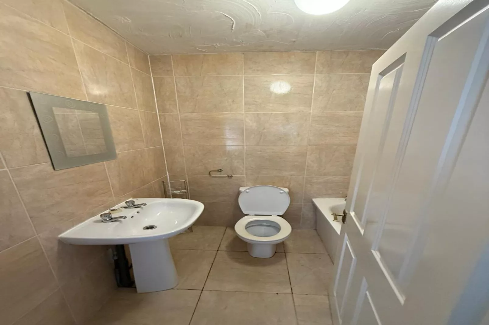 Standard Triple Room-Salle de bain