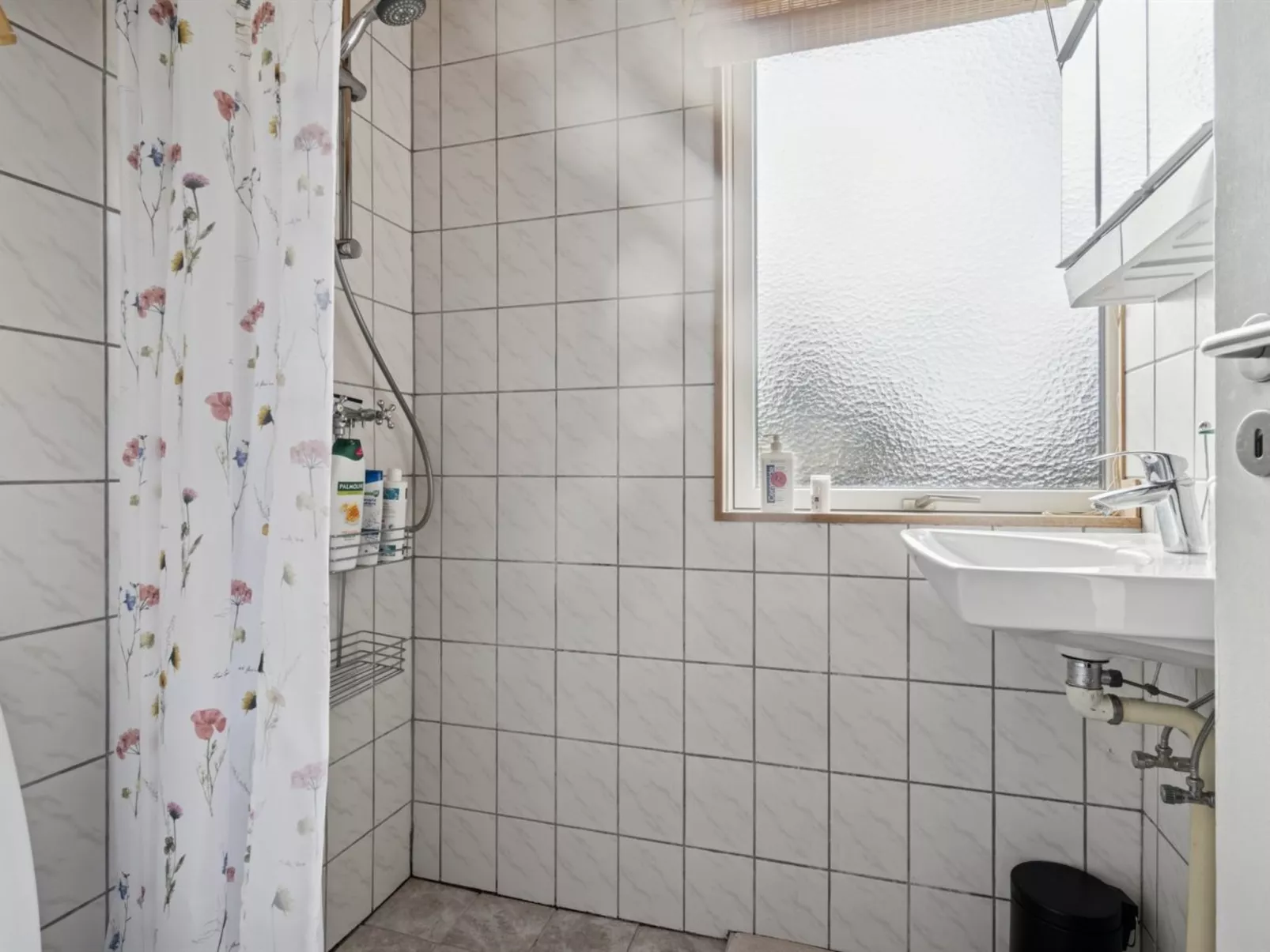 "Joon" - 100m from the sea-Drinnen