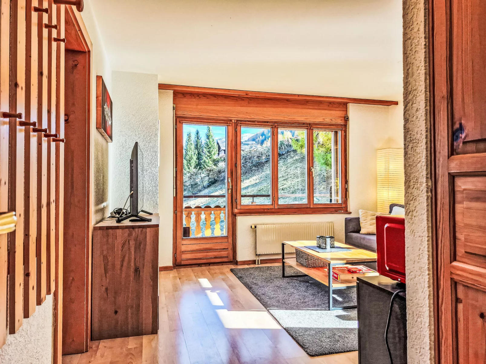 Ambassador 1/6-Dedans