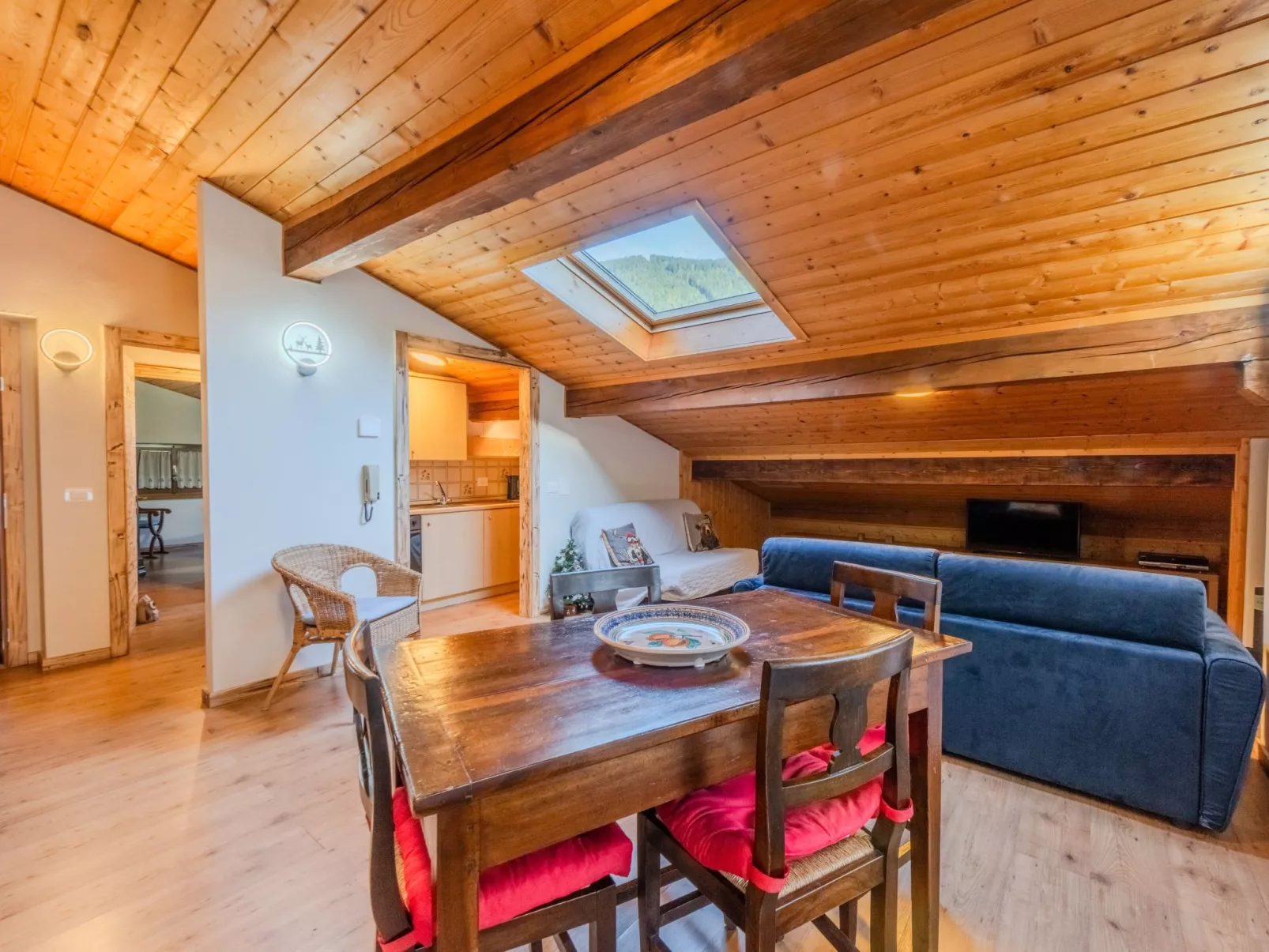 Mansarda in Legno San Rocco-Drinnen