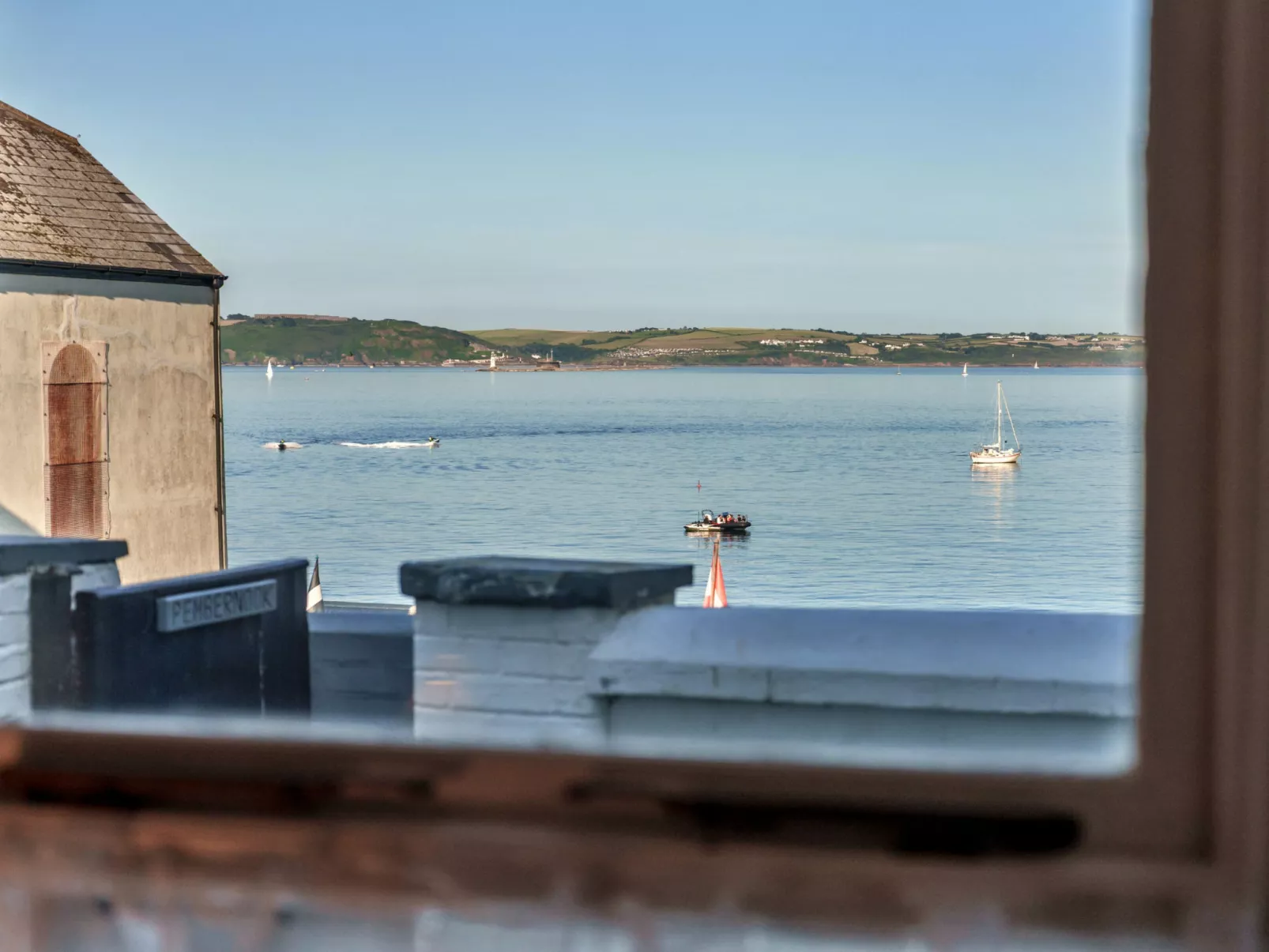 Nor Nour, Cawsand-Dedans