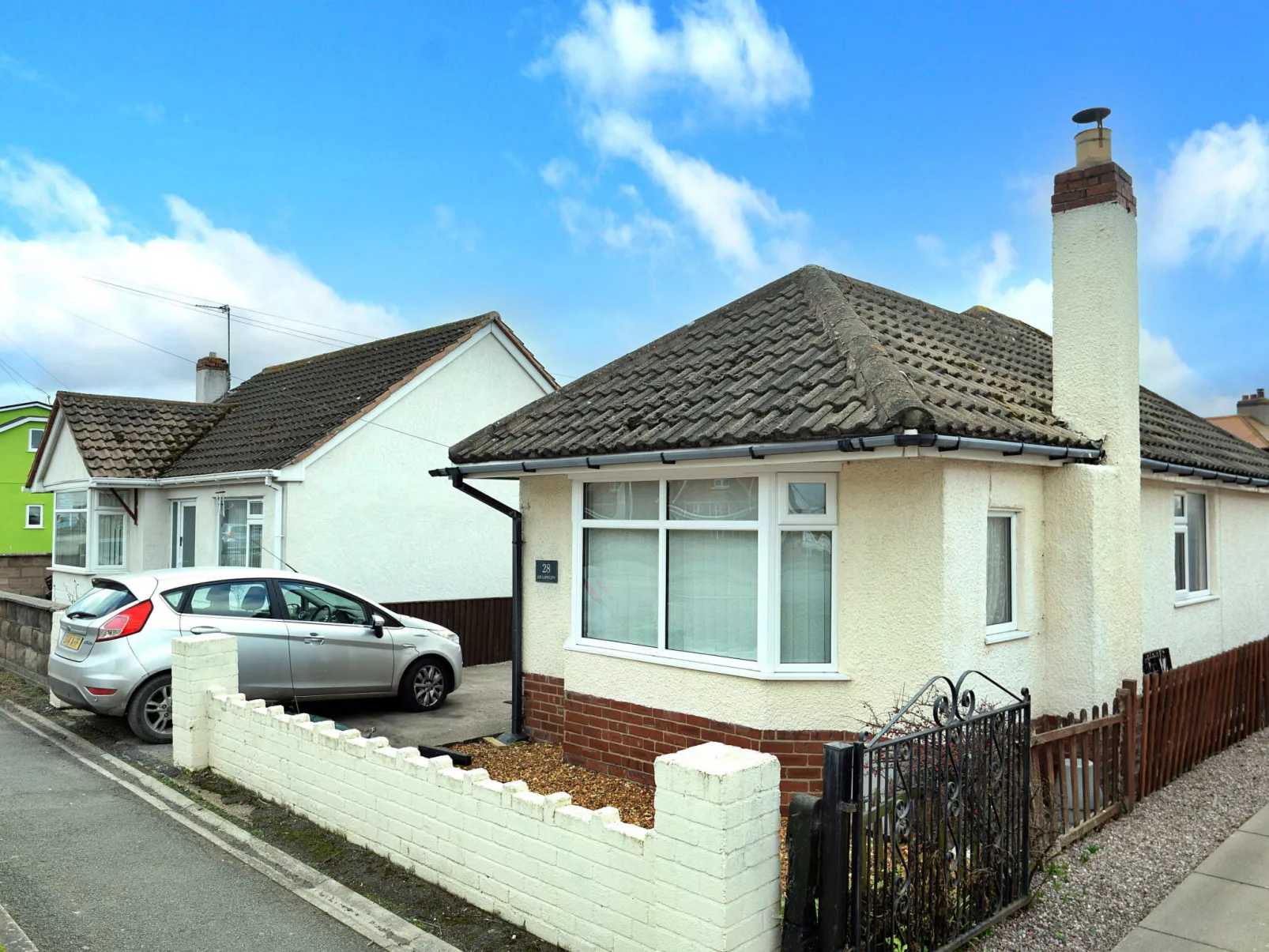 Llys Llewellyn-Dedans