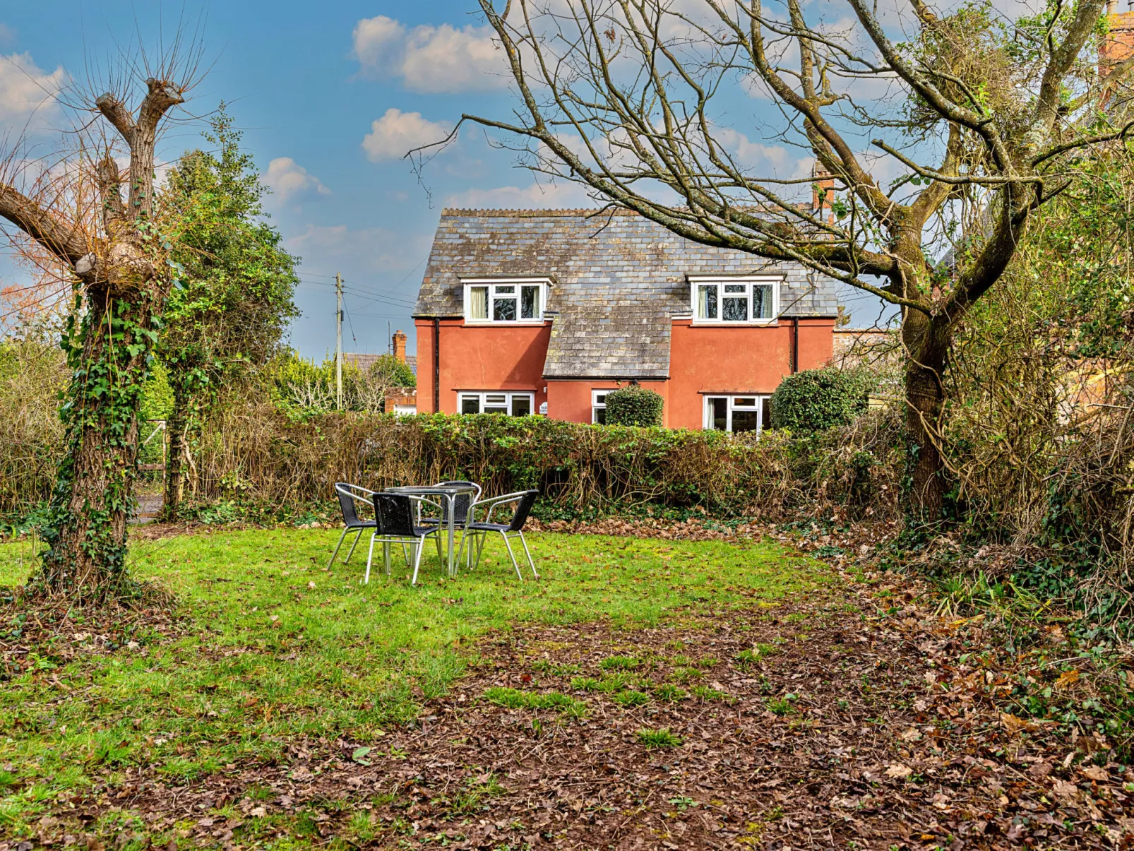 Glebe Cottage-Outside