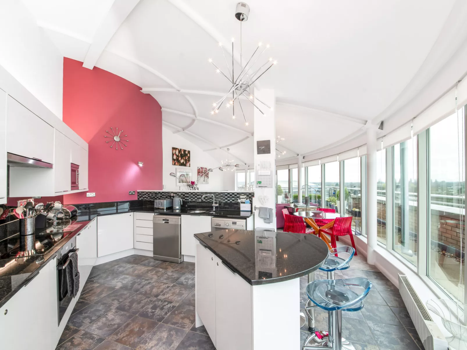 The Penthouse at 611 Westgate-Dedans