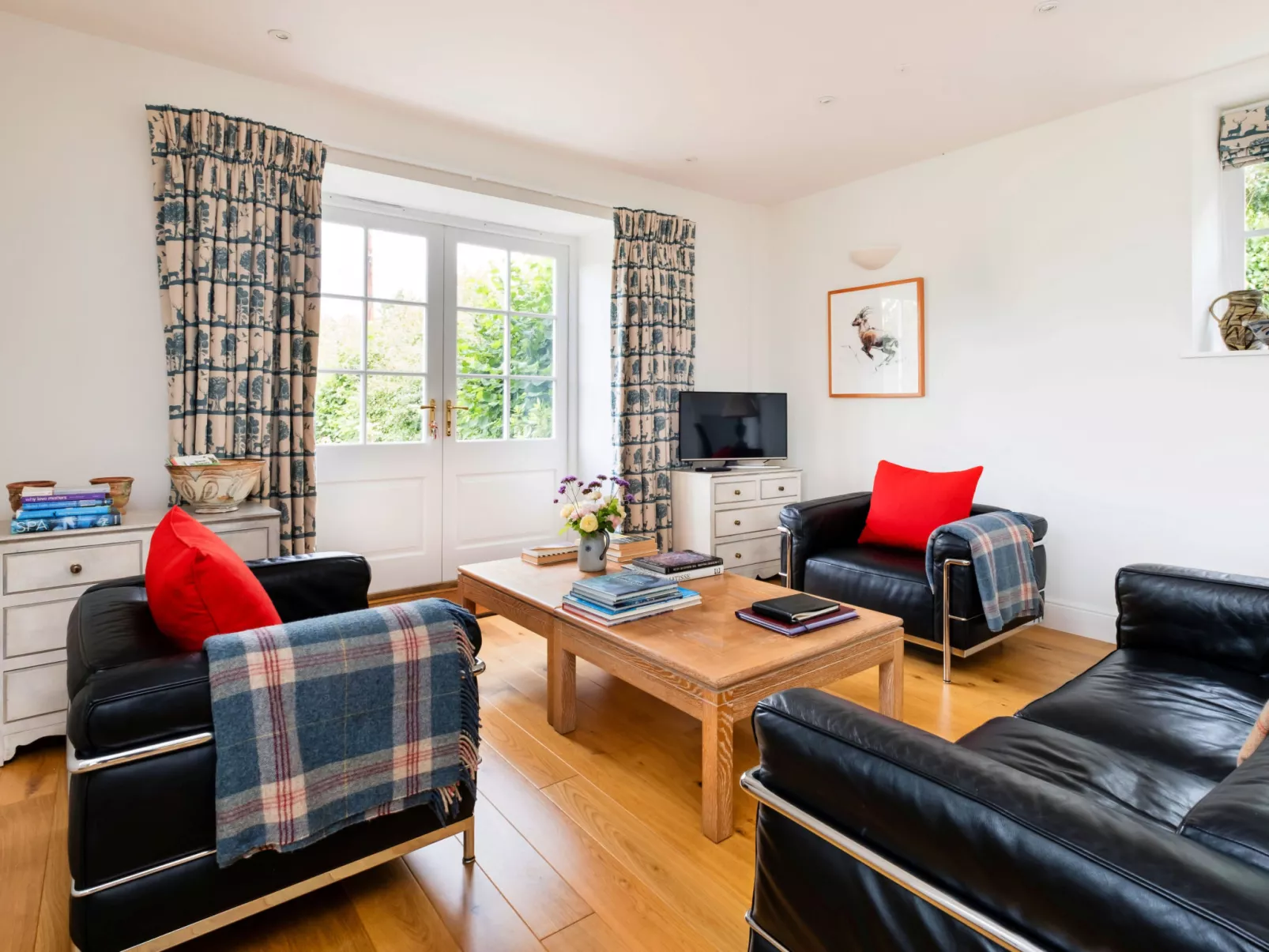 Coach House Wellbeing Retreat-Dedans