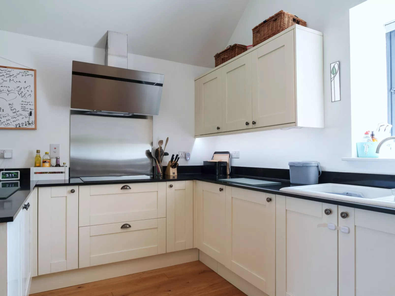 Wiggle Barn, Kingsand-Dedans